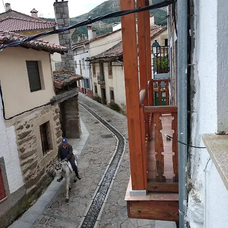 度假居 El Piorno De Alcacera *