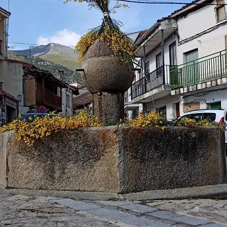El Piorno De Alcacera 度假居 *